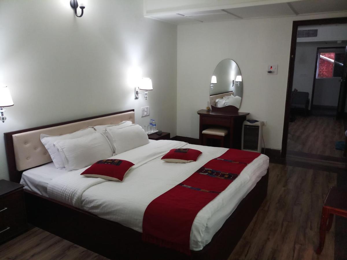 Hotel Japfu Kohima エクステリア 写真