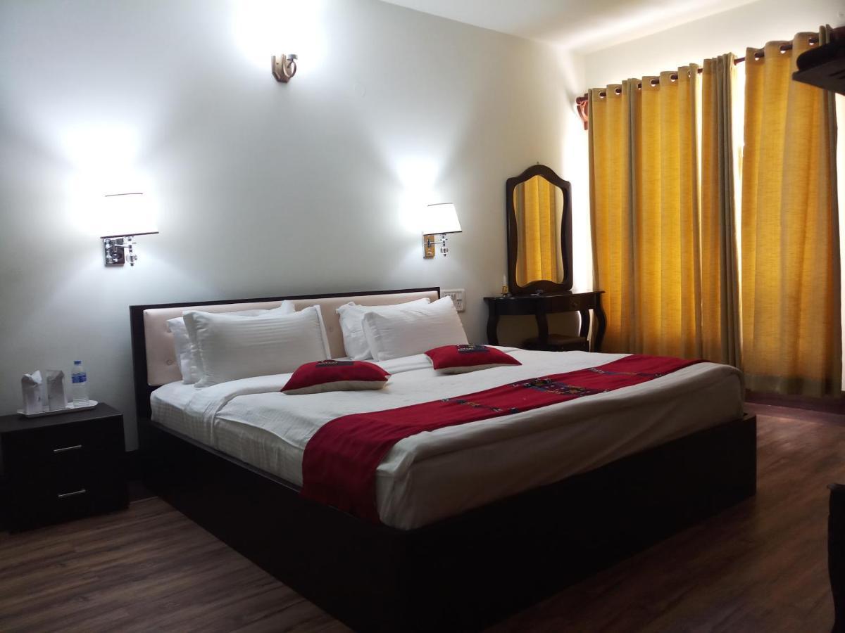 Hotel Japfu Kohima エクステリア 写真