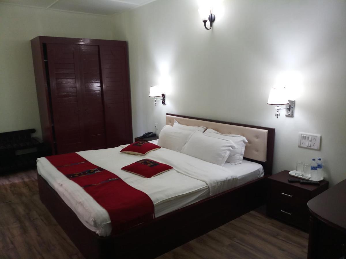 Hotel Japfu Kohima エクステリア 写真