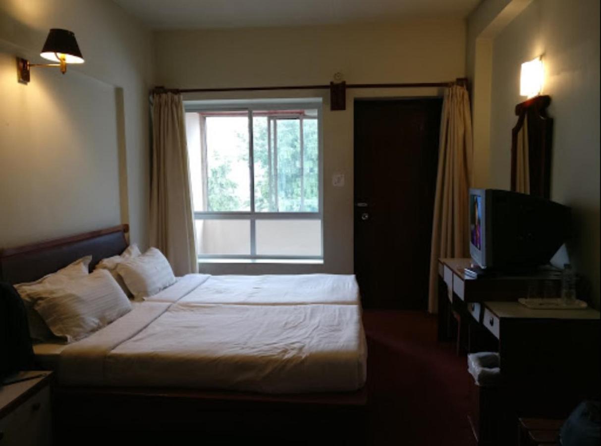 Hotel Japfu Kohima エクステリア 写真