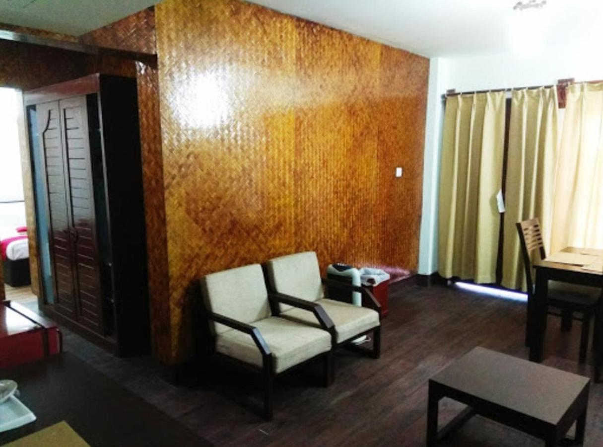 Hotel Japfu Kohima エクステリア 写真