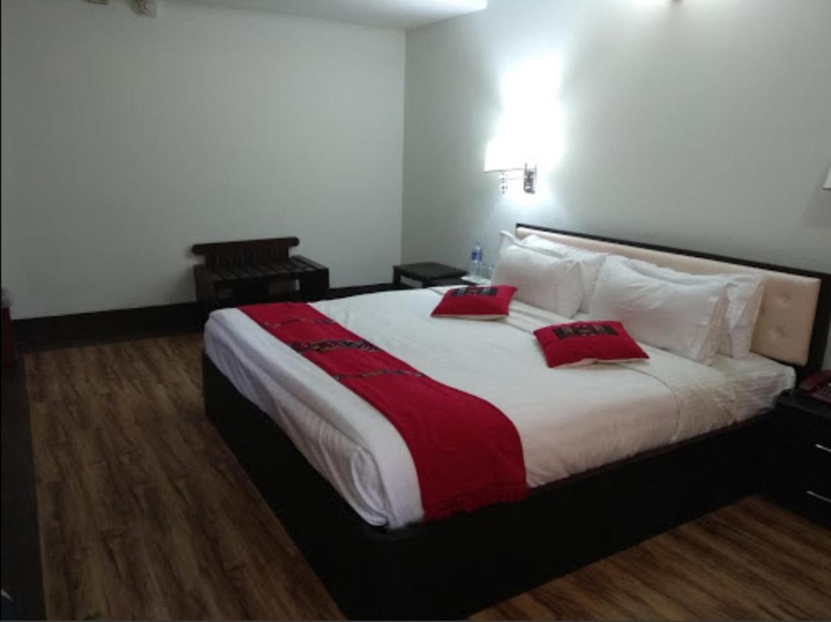 Hotel Japfu Kohima エクステリア 写真